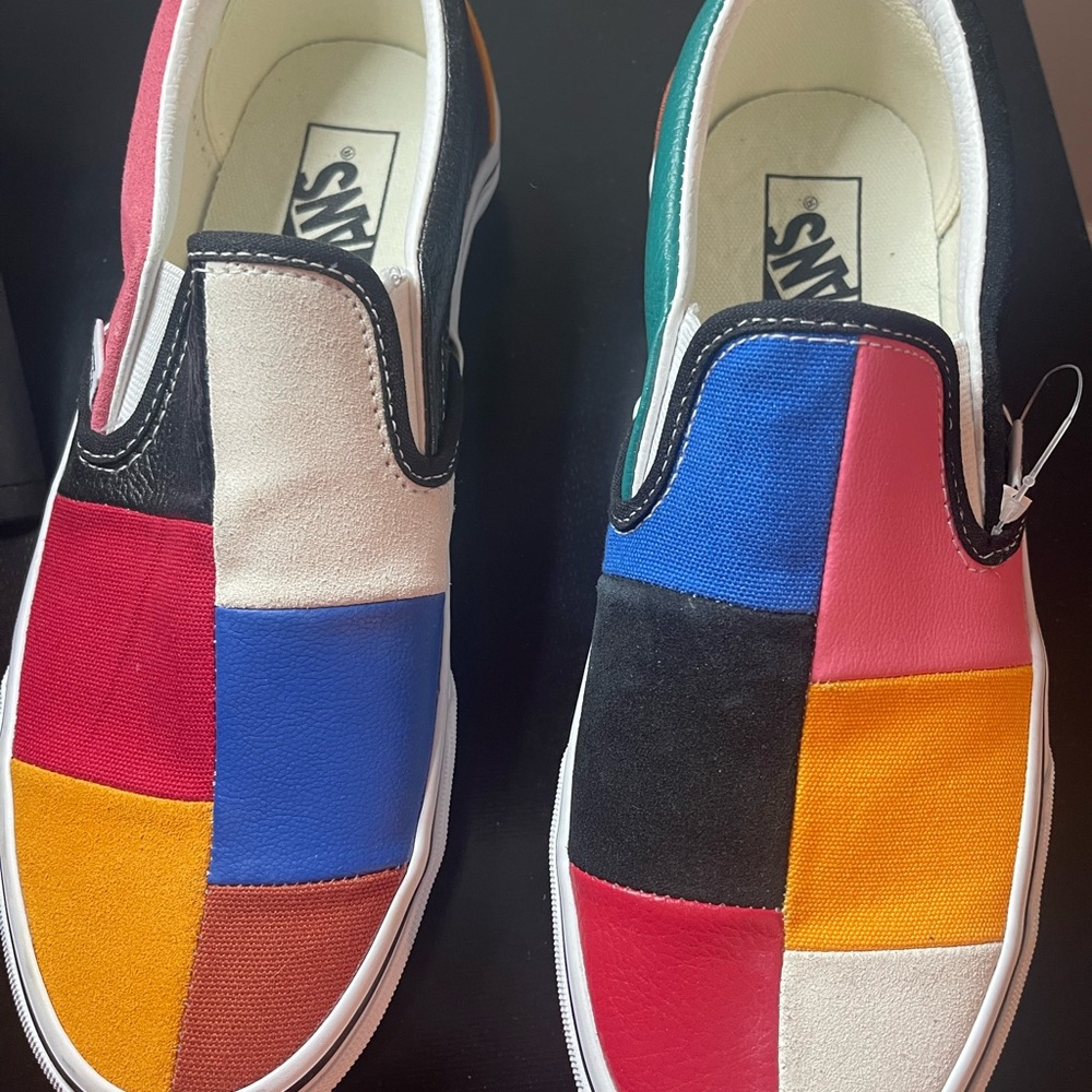 Brand New Vans classic slip-ons with patchwork,
Size 9 Women's, 7.5 Men - Picture 4 of 4